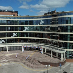 Заниматься бегом в легкоатлетическом манеже будет дешевле