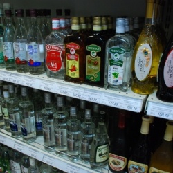 Тюменцев просят сообщать о незаконной торговле алкоголем