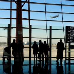 Должники смогут оплачивать штрафы прямо в аэропорту