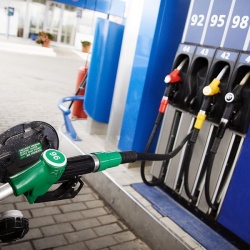 Тюмень вошла в десятку городов с самым дешевым бензином