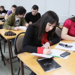 Иностранных студентов могут начать переводить в вузы и ссузы России