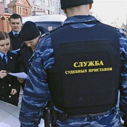 В России судебные приставы предлагают запретить жениться должникам