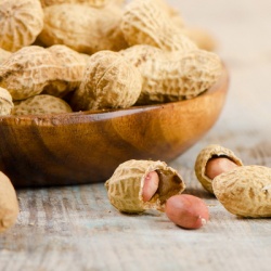 Арахис помогает продлевать жизнь, показало новое исследование