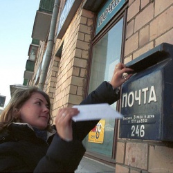 Почта готовится подбирать кадры сама