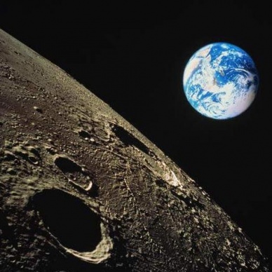 Ученые: Луна возникла из-за столкновения планет Земля и Тей