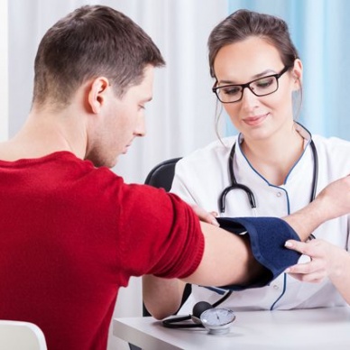 Работодателей обяжут оплачивать выходные на диспансеризацию