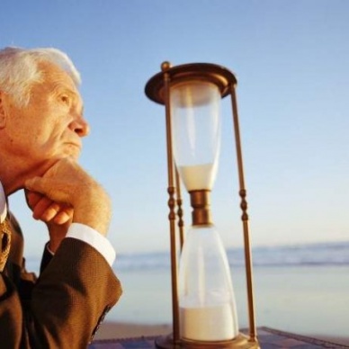 Ученые заявили, что старость приходит в 74 года