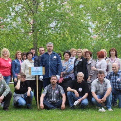 В рамках празднования 25-летия ПФР в Тюмени появилась яблоневая аллея