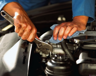 Автосервисы: одни поужались, другие - заманивают «звезд»