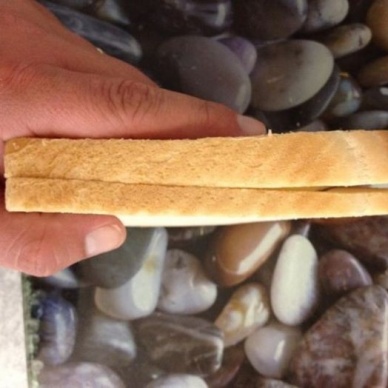 Британец пожаловался в магазин на неровно нарезанный хлеб и получил неожиданный ответ