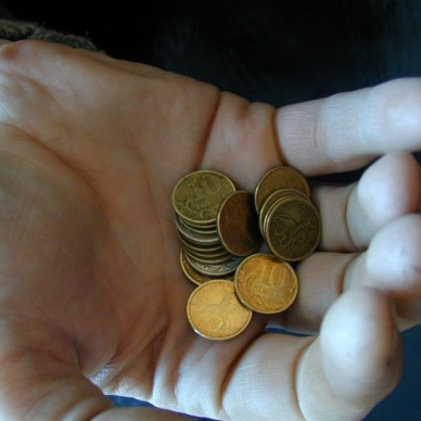 Число бедных в России выросло почти на 15%