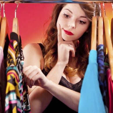 Почему девушкам всегда нечего надеть, и как избавиться от этого недуга?