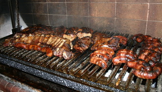 Котлеты и сосиски объявят причиной возникновения рака