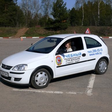 Сдавать на права будет сложнее: больше теории, больше практики