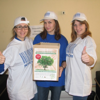 Сотрудники Тюменского филиала Почты России спасли 23 дерева