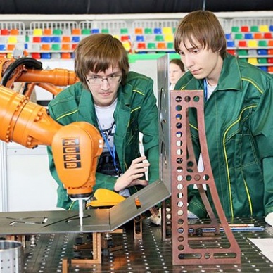 В Екатеринбурге началась олимпиада рабочих рук