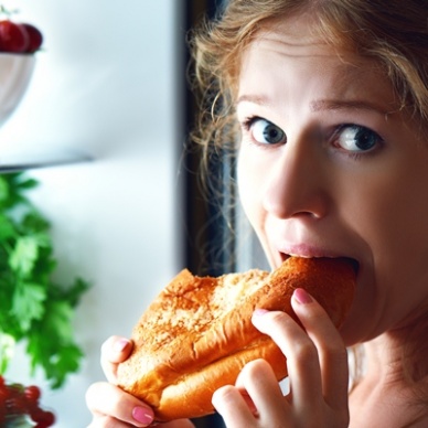 Бессонную ночь приравняли к полугодовому злоупотреблению фастфудом