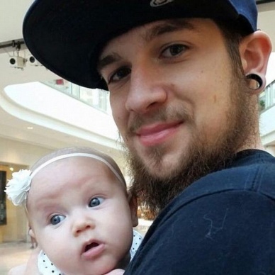 Очень трогательная история про молодого отца-одиночку