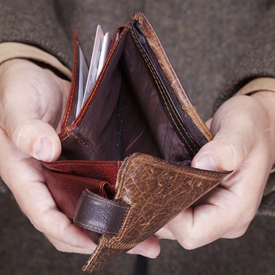 Число бедных семей в России за год выросло почти вдвое