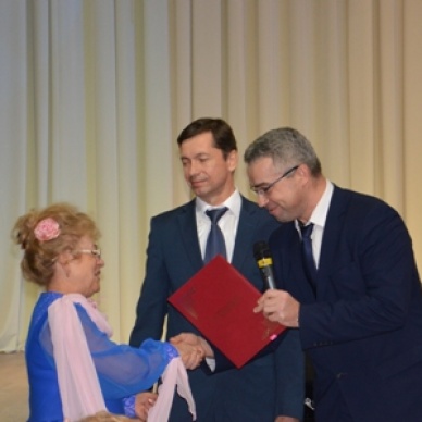 Под звуки нестареющего вальса…