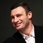 Виталий Кличко призвал киевлян топить дома дровами