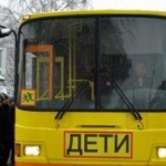 Сотрудники тюменской ГИБДД обеспечивают безопасность детских перевозок в осенние каникулы