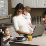 Мамам-студенткам обещана стипендия во время учебы. В порядке эксперимента