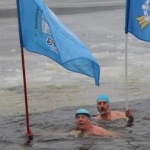 Тюменские моржи открыли третий сезон зимнего плавания в Тюмени на Туре