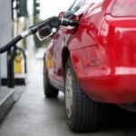 За полтора месяца бензин в Тюмени подорожал почти на рубль