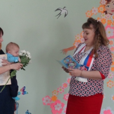 Сертификат на материнский капитал к 8 марта получила семья из Голышмановского района