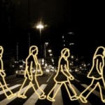 Правительство обязало пешеходов носить светоотражающие элементы