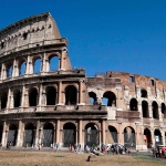 Турист из России выдолбил на стене Колизея огромную букву «К»