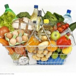 Почти половина расходов россиян приходится на еду