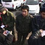 Путин разрешил с Нового года заменять квоты на работу для мигрантов патентами