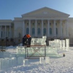 В Тюмени началось возведение ледового городка