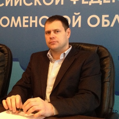 На вопросы журналистов районных СМИ о получение государственных услуг ПФР в электронном виде отвечает заместитель управляющего Отделением Виталий Левенков