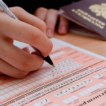 Путин поручил повысить минимальный балл ЕГЭ для поступления в вузы