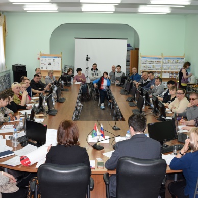 Актуальные проблемы абилитации и реабилитации инвалидов-колясочников обсудили за круглым столом