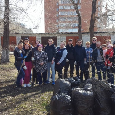 В преддверии праздника Молодежный совет тюменского Росреестра посетил ветеранов войны и труда